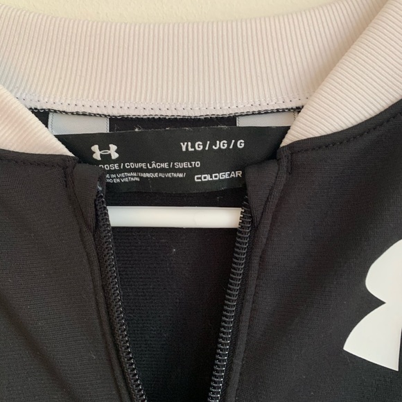 Black under armor jacket - Picture 2 of 3